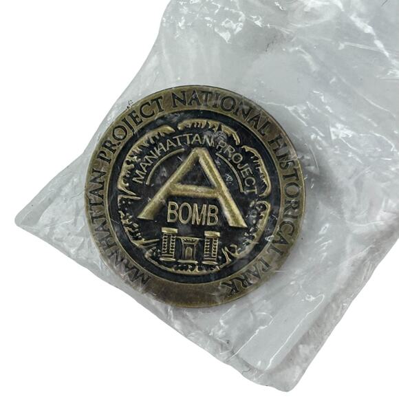 Manhattan Project A Bomb Pin National Day of Remembrance Atomic WII Lapel - Picture 1 of 3